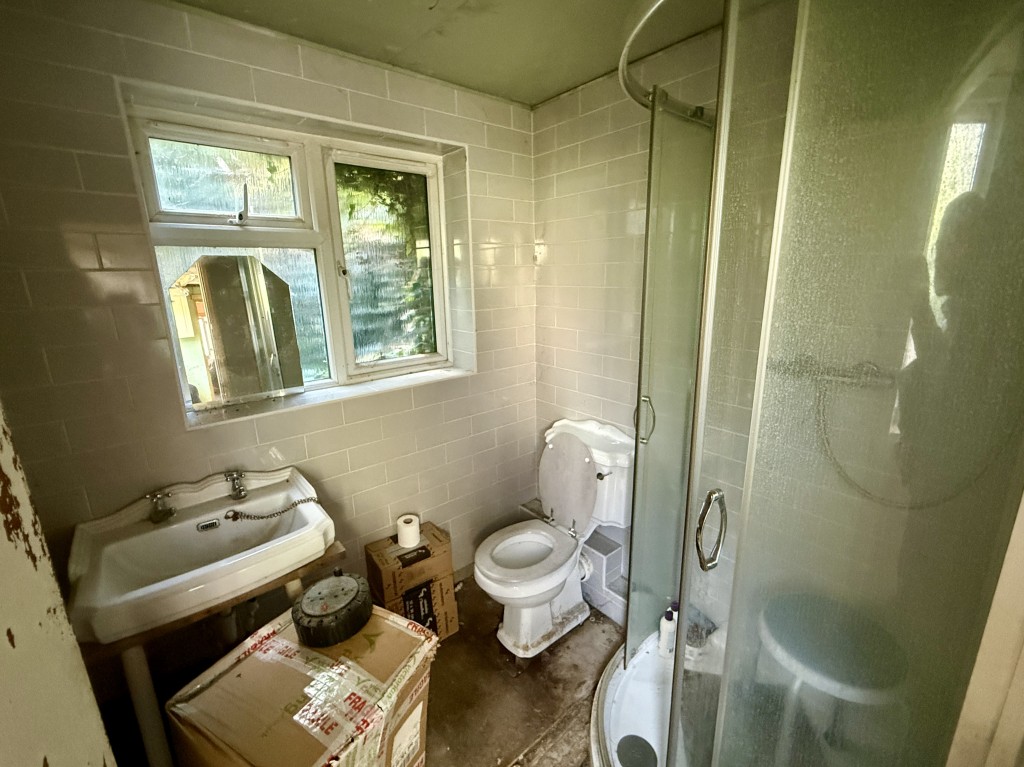 Lot: 169 - MID-TERRACE HOUSE FOR REFURBISHMENT - Shower room with W.C.